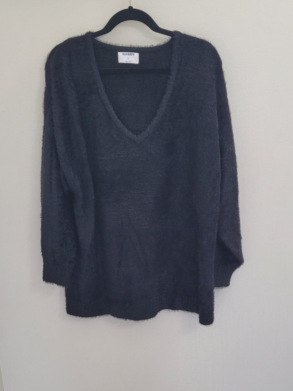Old Navy Eyelash V-Neck Fuzzy Oversized Sweater Black XL